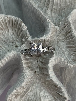 925 Sterling Silver CZ Ring Size 7.5