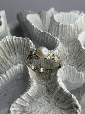 Lovely 925 Sterling Silver Pearl & Beryl Ring Size 10