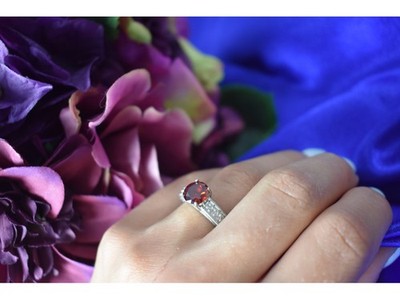925 Sterling Silver Garnet & CZ Ring Size 6.5