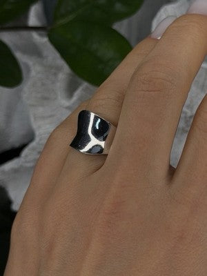Unique Elegant Design 925 Sterling Silver Ring Size 7