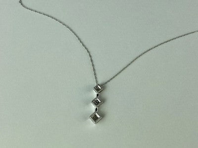10K White Gold Diamonds Chain With Pendant