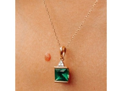 10K Yellow Gold Emerald & Diamonds Chain With Pendant