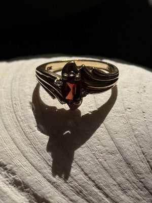 Elegant 10K Yellow Gold Garnet & Diamond Ring Size 6