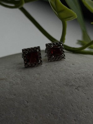 Lovely 10K White Gold Stud Red Garnet Earrings