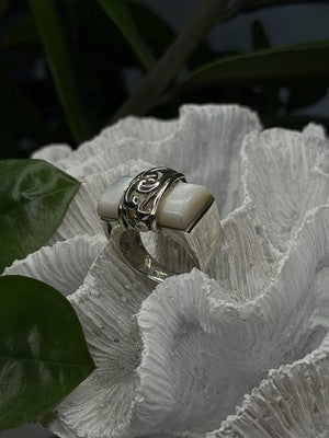 925 Sterling Silver White Abalone Mother of Pearl Ring Size 7
