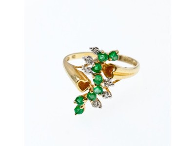 14K Yellow Gold Emerald & Diamonds Ring Size 8