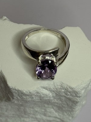 925 Sterling Silver Amethyst Ring Size 7.5