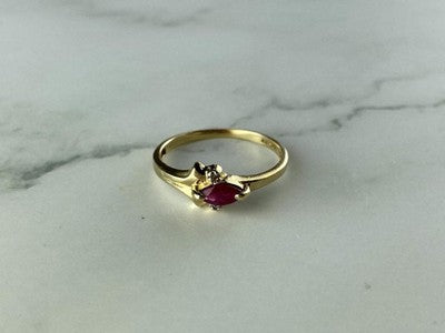 10K Yellow Gold Ruby & Diamonds Ring Size 6.75
