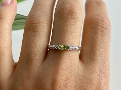 925 Sterling Silver Peridot Ring Size 10.25