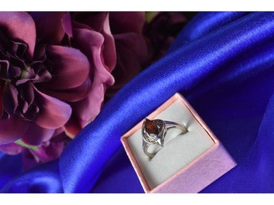 925 Sterling Silver Garnet Ring Size 6.5