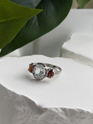 925 Sterling Silver Beryl & Garnet Ring Size 6.5
