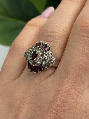 925 Sterling Silver Garnet & Marcasite Ring Size 6.5