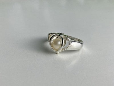 925 Sterling Silver Pearl Ring Size 6.5