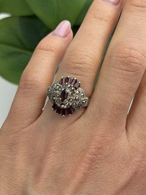 925 Sterling Silver Garnet & Marcasite Ring Size 6.5
