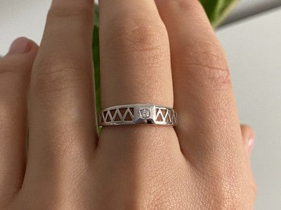 925 Sterling Silver CZ Band Ring Size 8