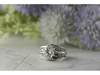 925 Sterling Silver CZ Ring Size 7