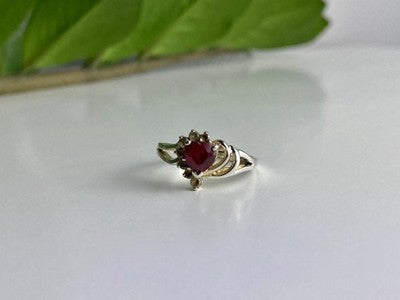 925 Sterling Silver Spinel "Heart" Ring Size 9