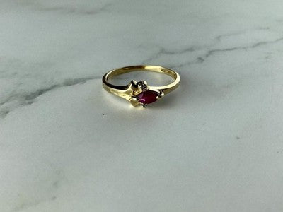 10K Yellow Gold Ruby & Diamonds Ring Size 6.75