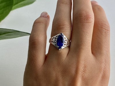925 Sterling Silver Blue Tourmaline Ring Size 6.5