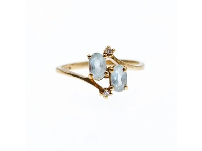 10K Yellow Gold Aquamarine & Diamonds Ring Size 5.5
