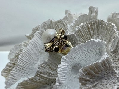 Vintage 925 Sterling Silver Mother of Pearl & Garnet Ring Size 6.5
