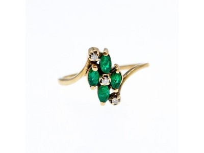 10K Yellow Gold Emerald & Diamonds Ring Size 6.75