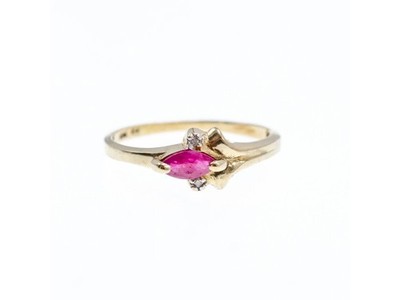 10K Yellow Gold Ruby & Diamonds Ring Size 6.75