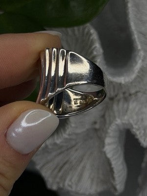 Beautiful Design 925 Sterling Silver Ring Size 8