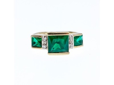 10K Yellow Gold Emerald & Diamonds Ring Size 5.5