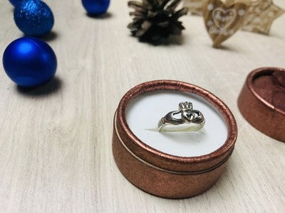 925 Sterling Silver "Heart In Hands" Ring Size 7