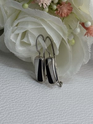 925 Sterling Silver Black Onyx & Mother OF Pearl Earrings Length 1 Inch