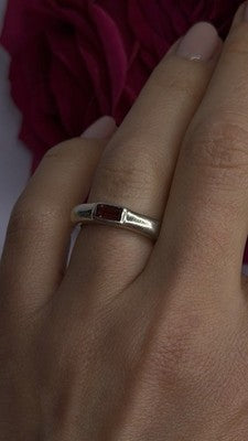 925 Sterling Silver Signet-Style Red Garnet Ring Size 6