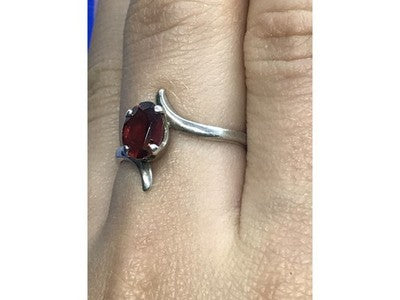925 Sterling Silver Garnet Ring Size 8