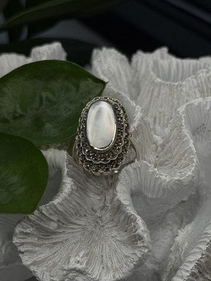 Elegant Vintage 925 Sterling Silver White Abalone & Marcasite Ring Size 9