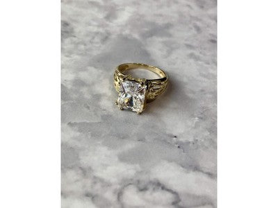 10K Yellow Gold CZ Ring Size 6.5 UTC