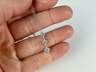 10K White Gold Diamonds Chain With Pendant