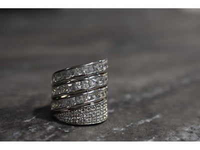 Beautiful 925 Sterling Silver CZ Ring Size 6.5