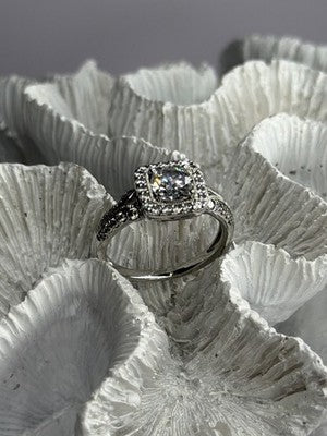 Shiny 925 Sterling Silver Cz Ring Size 10