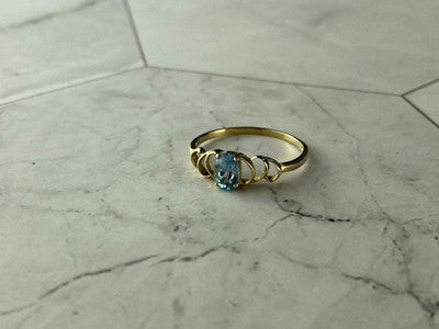 10K Yellow Gold Blue Spinel Ring Size 8