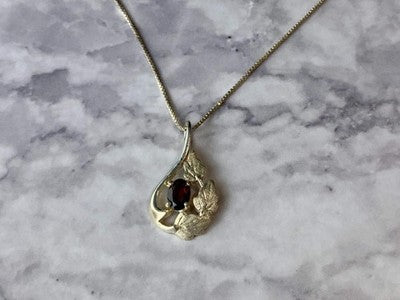 925 Sterling Silver Garnet Chain With Pendant Italy