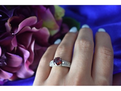 925 Sterling Silver Garnet & CZ Ring Size 6.5