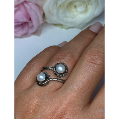 Share Vintage 925 Sterling Silver Pearl Ring Size 5