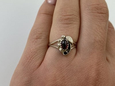 Vintage 925 Sterling Silver Garnet Pyrope Ring Size 6.5
