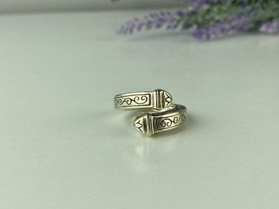Vintage 925 Sterling Silver Ring Size 5.5 (Adjustable)