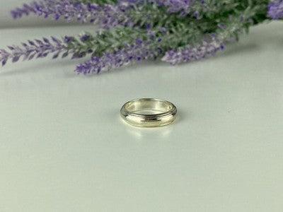 925 Sterling Silver Classic Band Ring Size 5.5