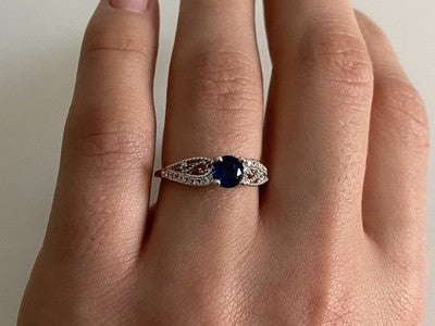 925 Sterling Silver Blue & White CZ Ring Size 7