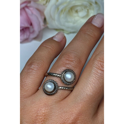 Share Vintage 925 Sterling Silver Pearl Ring Size 5