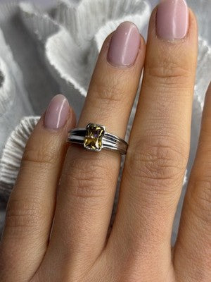 Elegant 925 Sterling Silver Citrine Ring Size 5
