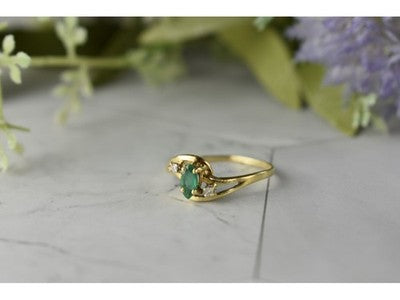 14K Yellow Gold Emerald & Diamonds Ring Size 8