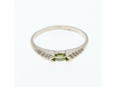 925 Sterling Silver Peridot Ring Size 10.25